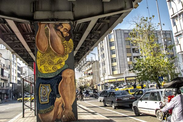 گرافیتی پهلوانان ایرانی زیر پل کالج تهران  - اسپوتنیک ایران  
