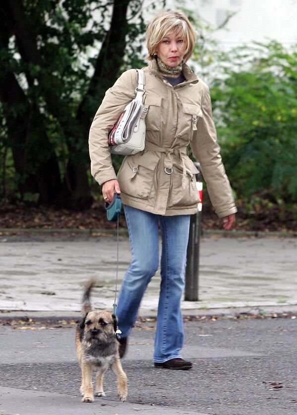 حیوانات خانگی رهبران سیاسی دنیا
همسر گرهارد شرویدر همراه سگش  - اسپوتنیک ایران  