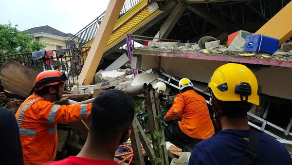 در اندونزی ۷۸ نفر در اثر زلزله جان خود را از دست دادند - اسپوتنیک ایران  