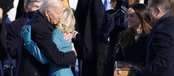 جو بایدن، رسما ۴۶مین رئیس جمهور آمریکا شد - اسپوتنیک ایران  