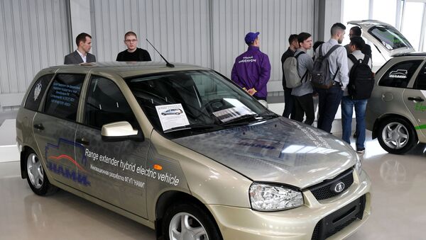 آزمايش نخستین خودروى برقی روسى با پيامى خطاب به ایلان ماسک + ويدئو - اسپوتنیک ایران  