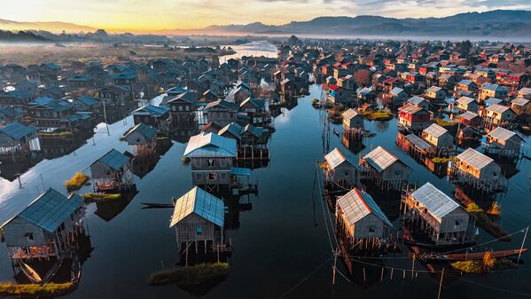 مسابقه هنر عکاسی ساختمان
عکاس اونگ چان ثار از میانمار، خانه های رو آبی - اسپوتنیک ایران  