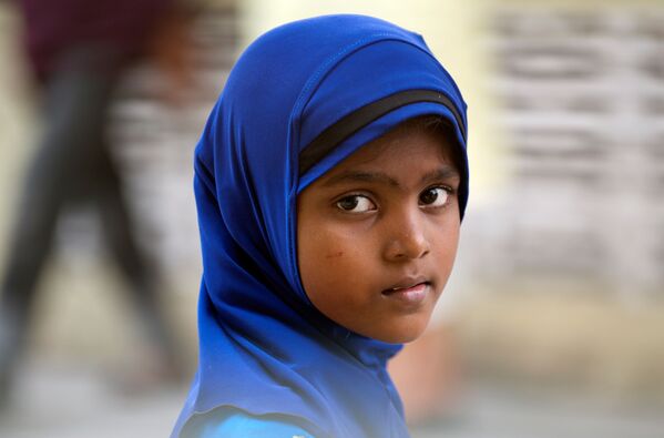 دختری در مدرسه قبل نماز جماعت در شهر کلانگه میانمار - اسپوتنیک ایران  