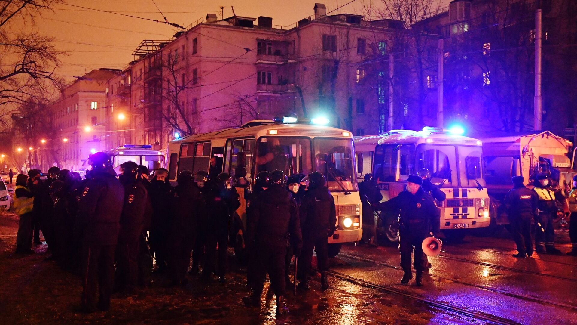 بازداشت ۱۷۰۰ نفر به خاطر شرکت در تظاهرات غیر قانونی در مسکو - اسپوتنیک ایران  , 1920, 06.03.2022