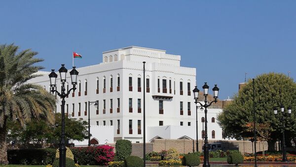 هشدار سفارت ایران به مسافران عمان: به افراد ناشناس مراجعه نکنید - اسپوتنیک ایران  