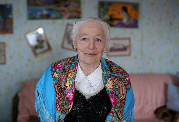 لیوبوف مورخودوا در خانه اش در ساحل دریاچه بایکال - اسپوتنیک ایران  