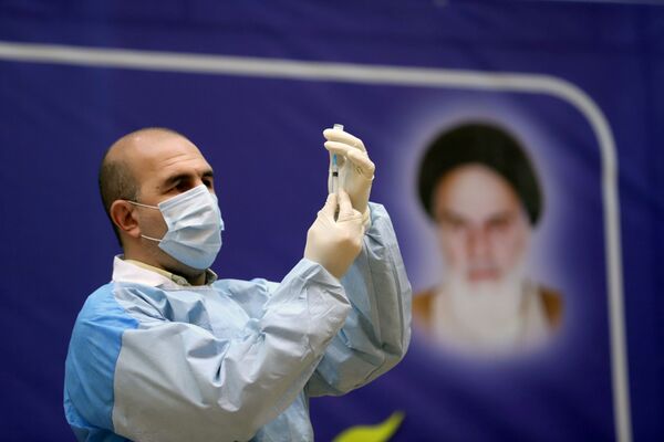 آغاز واکسیناسیون در ایران با واکسن روسی «اسپوتنیک وی» - اسپوتنیک ایران  