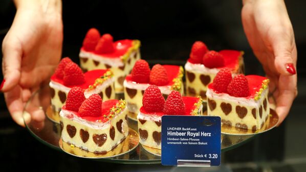 کیک های کوچ با قلب به مناسبت روز ولنتاین در برلین - اسپوتنیک ایران  