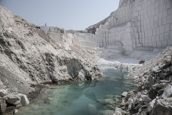 معدن سنگ مرمر در استان فارس - اسپوتنیک ایران  