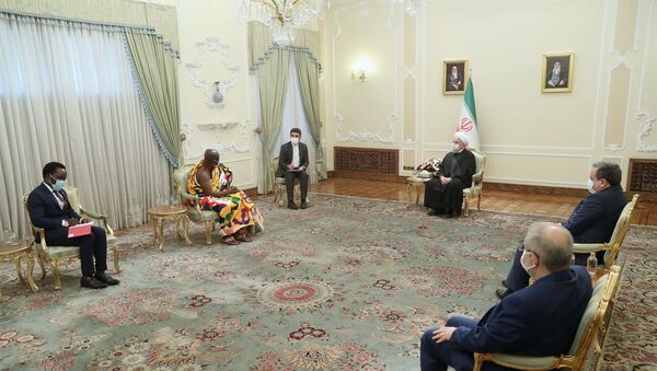 پوشش جالب سفیر جدید غنا در دیدار با روحانی - اسپوتنیک ایران  