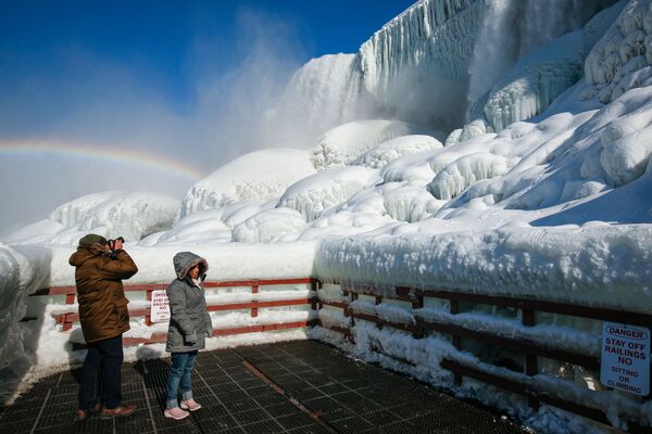 رویدادهای هفته به روایت تصویر
آبشار نیاگارا فالز در نیویورک - اسپوتنیک ایران  