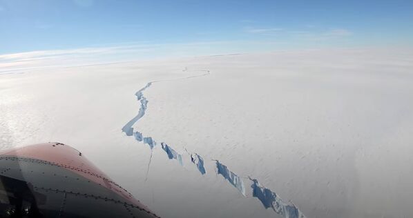 شکاف در یخچال های طبیعی برونت در قطب جنوب - اسپوتنیک ایران  