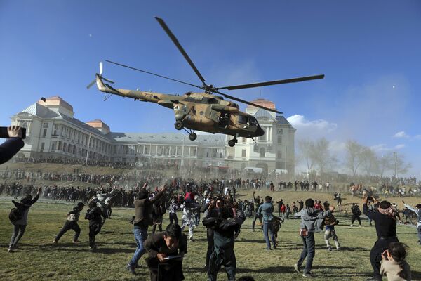 بالگرد نظامی در جریان نمایشگاه اسلحه در کابل، افغانستان. - اسپوتنیک ایران  