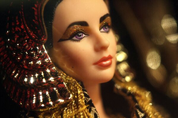 سلبریتی ها و عروسک های باربی
کلئوپاترا - اسپوتنیک ایران  