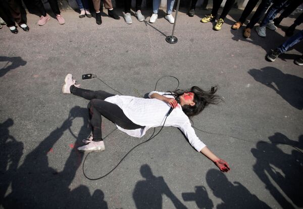اعتراض علیه تجاوز به زنان در روز جهانی زن در نپال - اسپوتنیک ایران  