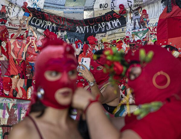 رویدادهای هفته به روایت تصویر
رژه زنان در شیلی - اسپوتنیک ایران  