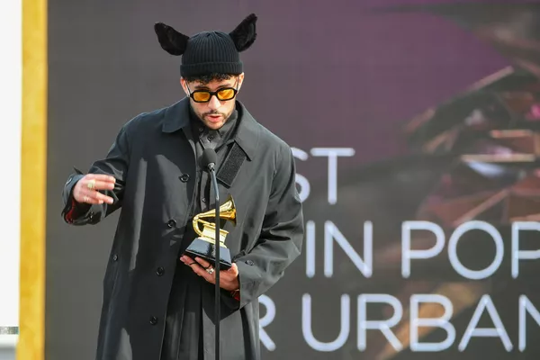 خواننده Bad Bunny در مراسم جایزه گرمی در لس آنجلس خواننده Bad Bunny در مراسم جایزه گرمی در لس آنجلس - اسپوتنیک ایران