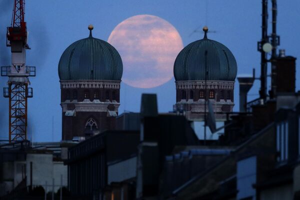 قرص کامل ماه در نقاط مختلف دنیا 
آلمان   - اسپوتنیک ایران  