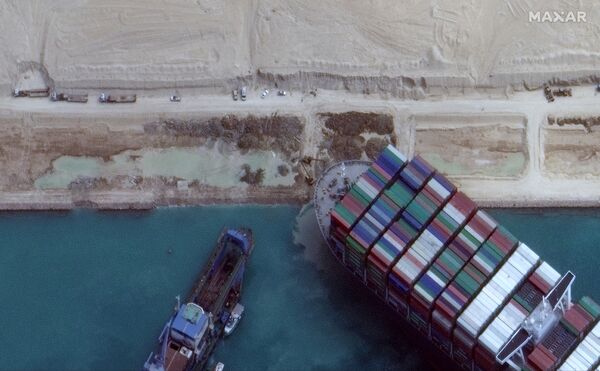 آزادی کشتی «اور گیون» از گِل  - اسپوتنیک ایران  