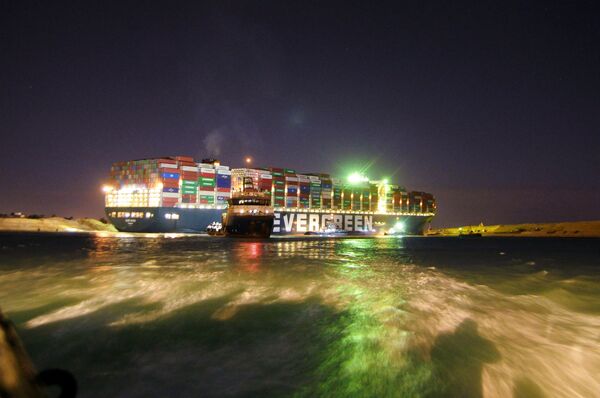 آزادی کشتی «اور گیون» از گِل - اسپوتنیک ایران  