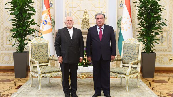 رئیس جمهور تاجیکستان امامعلی رحمان و وزیر امور خارجه ایران محمد جواد ظریف - اسپوتنیک ایران  