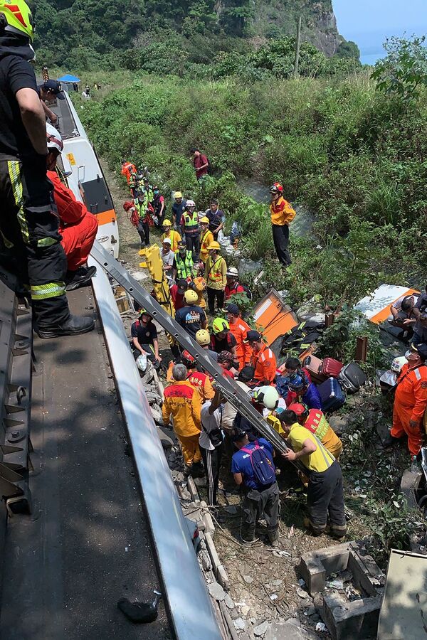 در شرق تایلند در اثر سقوط قطار 48 کشته شدند - اسپوتنیک ایران  