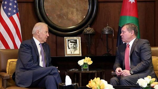 جو بایدن، رئیس جمهور ایالات متحده آمریکا و عبدالله دوم، پادشاه اردن  - اسپوتنیک ایران  