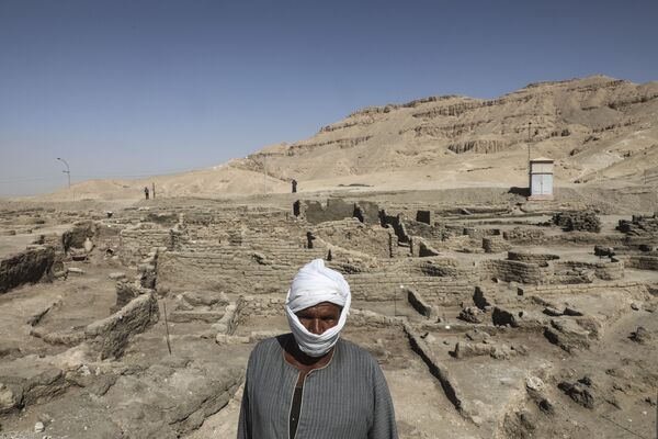 حفاری در محلی در نزدیکی شهر طلایی در مصر - اسپوتنیک ایران  