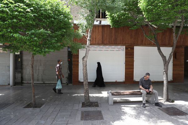 تشدید ممنوعیت‌های کرونایی در ایران
تعطیلی کسب و کار در تهران - اسپوتنیک ایران  
