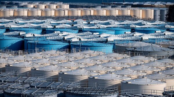 Резервуары для хранения загрязненной воды АЭС Фукусима - اسپوتنیک ایران  