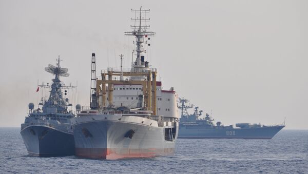 ورود ناوهای روسیه  به دریای سیاه در شرایط اعزام  ناوشکن های آمریکا به این دریا - اسپوتنیک ایران  