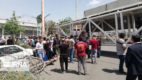 سقوط پل عابر پیاده در استان تهران + تصاویر - اسپوتنیک ایران  