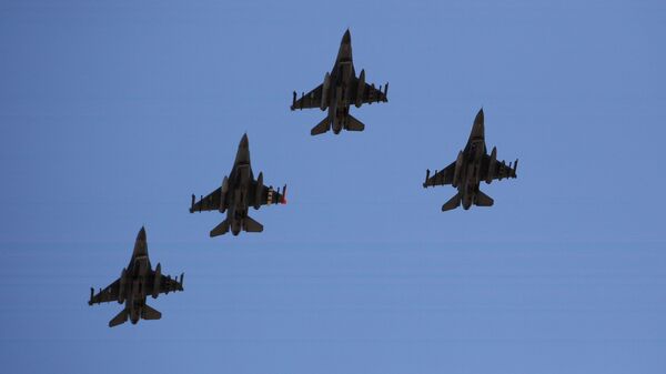 پرواز هشت هواپیمای جنگنده و پنج هواپیمای سوخت رسان نیروی هوایی آمریکا از پایگاه های ژاپن - اسپوتنیک ایران  