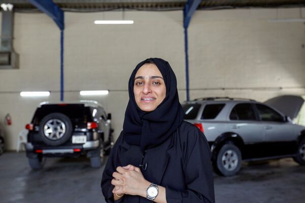 دختران مکانیک در امارات
 صاحب مکانیکی هودا المتروشی - اسپوتنیک ایران  