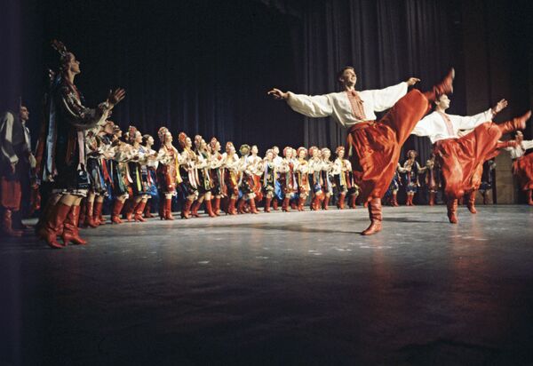 رقص های عجیب و سنتی ملل جهان
رقص «گوپاک» گروه رقص آکادمیک اوکراین شوروی - اسپوتنیک ایران  