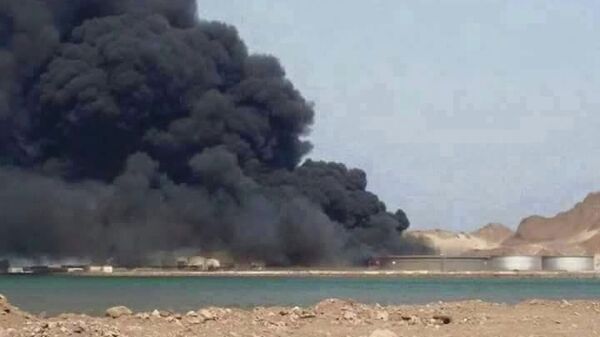 آتش گرفتن قایق جنگی عربستان در سواحل شرق یمن - اسپوتنیک ایران  
