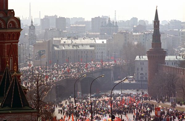 راهپیمایی ها در مرکز شهر مسکو در روز کارگر - اسپوتنیک ایران  