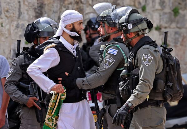 برخورد فلسطینی ها با نیروهای پلیس در اورشلیم - اسپوتنیک ایران  