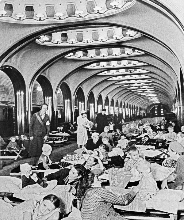  متروی 86 ساله مسکو
سال 1941، ایستگاه «مایاکوفسکایا» - اسپوتنیک ایران  