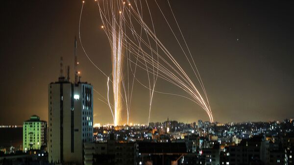 Ракеты запускаются из города Газа, контролируемого палестинским движением ХАМАС - اسپوتنیک ایران  