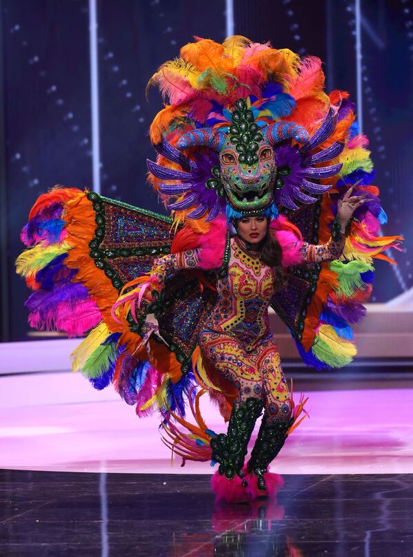ملکه زیبایی مکزیک در نمایش لباس ملی مسابقه «دوشیزه جهان ۲۰۲۱» - اسپوتنیک ایران  