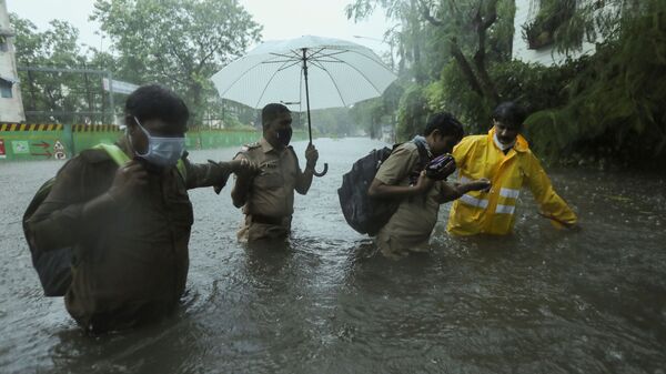 کشته شدن بیش از ۴۰ نفر بر اثر باران های شدید در جنوب شرقی هند - اسپوتنیک ایران  