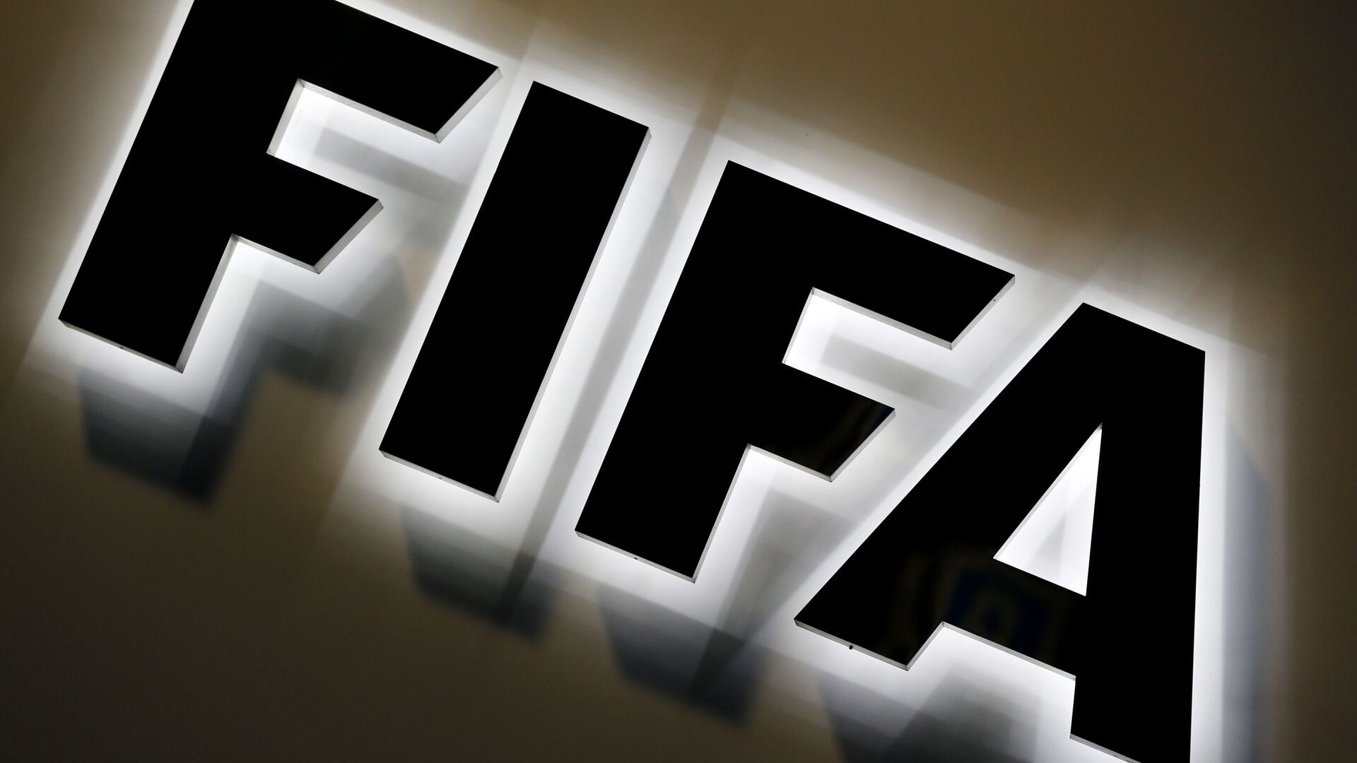 The FIFA logo outside FIFA headquarters in Zurich, Switzerland, Friday, Sept. 25, 2015.  - اسپوتنیک ایران  , 1920, 31.03.2022