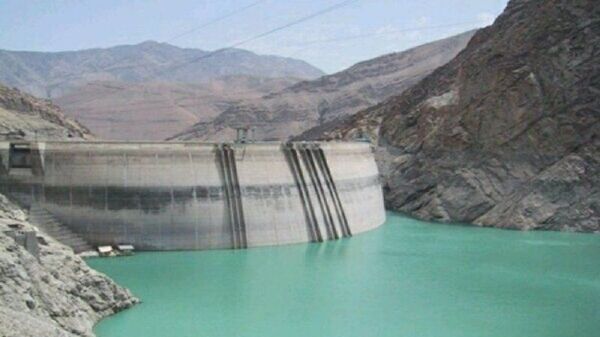 حجم آب سد اکباتان در همدان 90 درصد کاهش یافت - اسپوتنیک ایران  