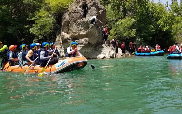رفتینگ  در زاینده رود - اسپوتنیک ایران  