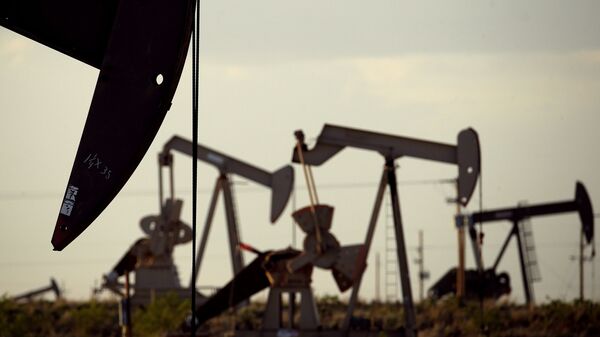 کاهش اندک قیمت نفت در جهان - اسپوتنیک ایران  