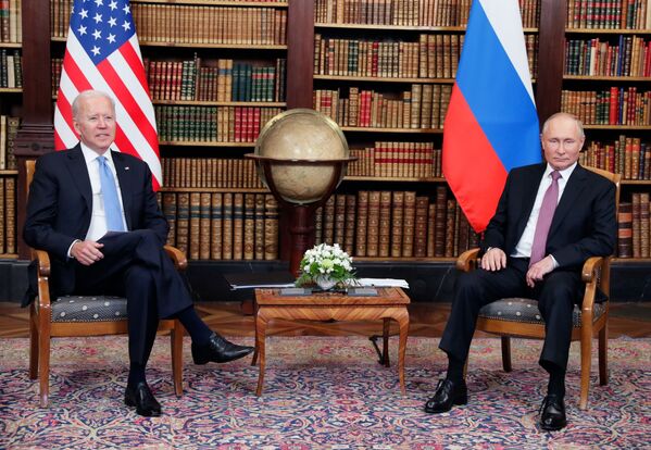دیدار ولادیمیر پوتین، رئیس جمهور روسیه و جو بایدن، رئیس جمهور ایالات متحده در ژنو - اسپوتنیک ایران  