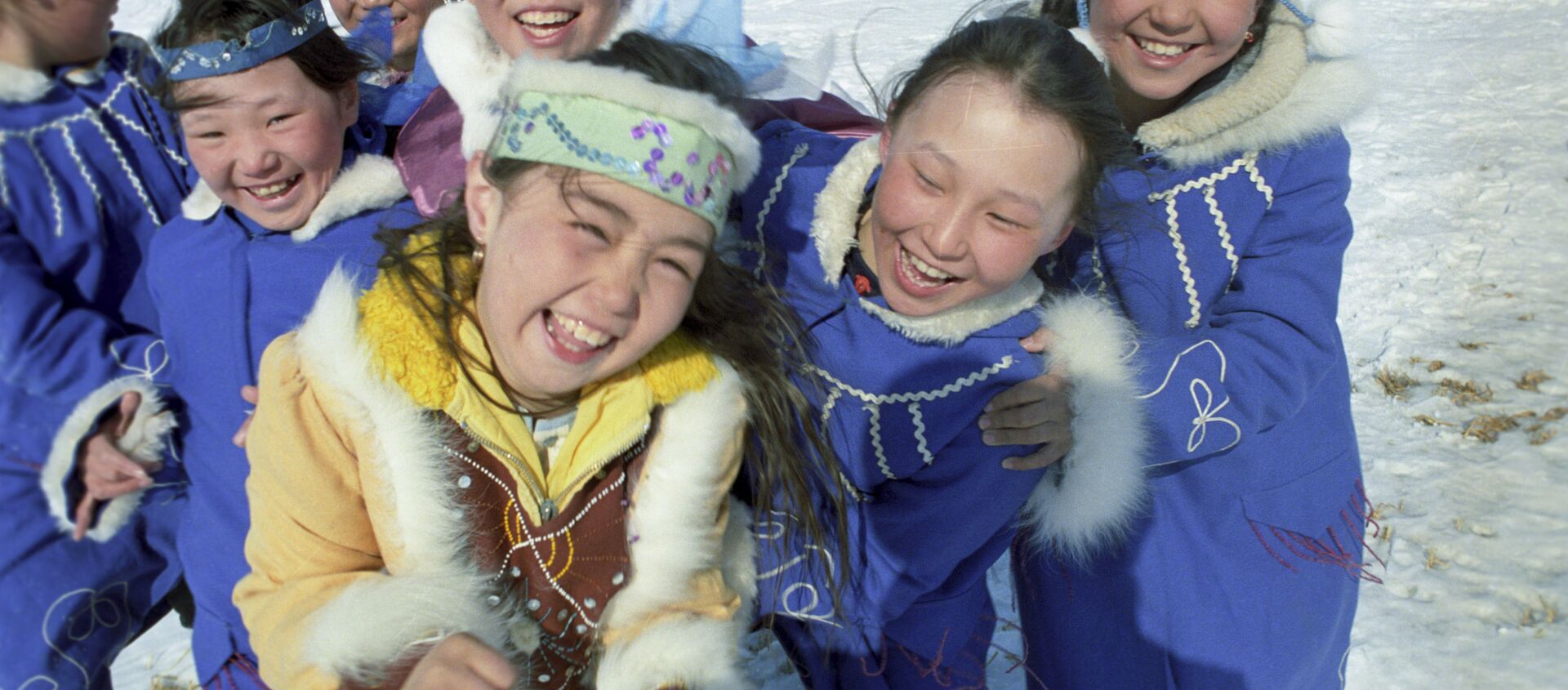 Юные жительницы якутского села Кюсюр - اسپوتنیک ایران  , 1920, 15.07.2021