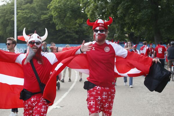 طرفداران تیم دانمارک در مسابقات یورو 2020 - اسپوتنیک ایران  