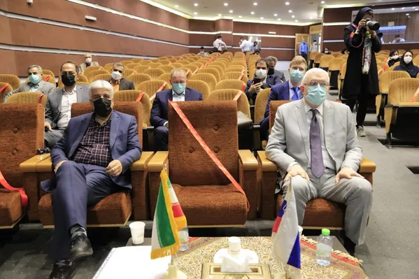 آقای بوریس بورمیستروف سركنسول روسیه در اصفهان در جشنواره علمی فرهنگی اصفهان و سن پترزبورگ در دانشگاه اصفهان در تاریخ 1 و 2 تیرماه 1400 - اسپوتنیک ایران  